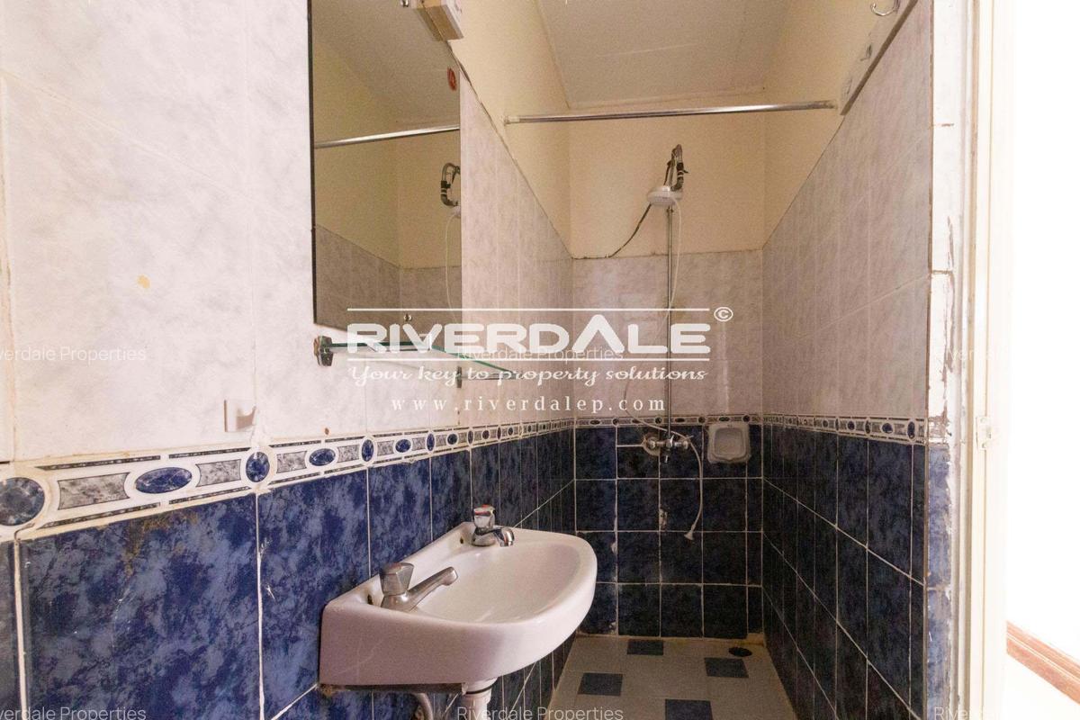 3 Bed Apartment with En Suite in Brookside - 14