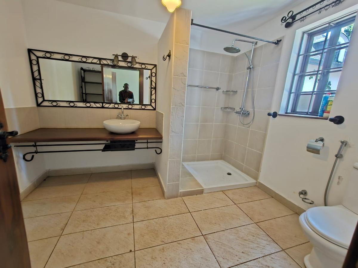 6 Bed House with En Suite at Old Kitisuru - 18