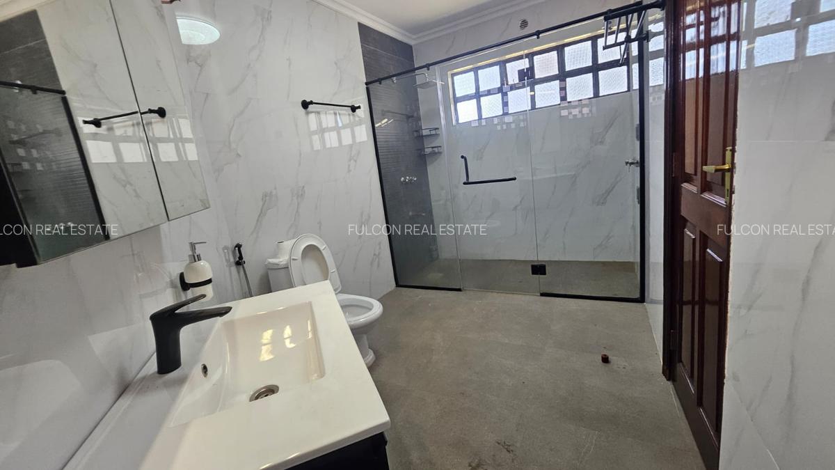 4 Bed Apartment with En Suite in Lavington - 9