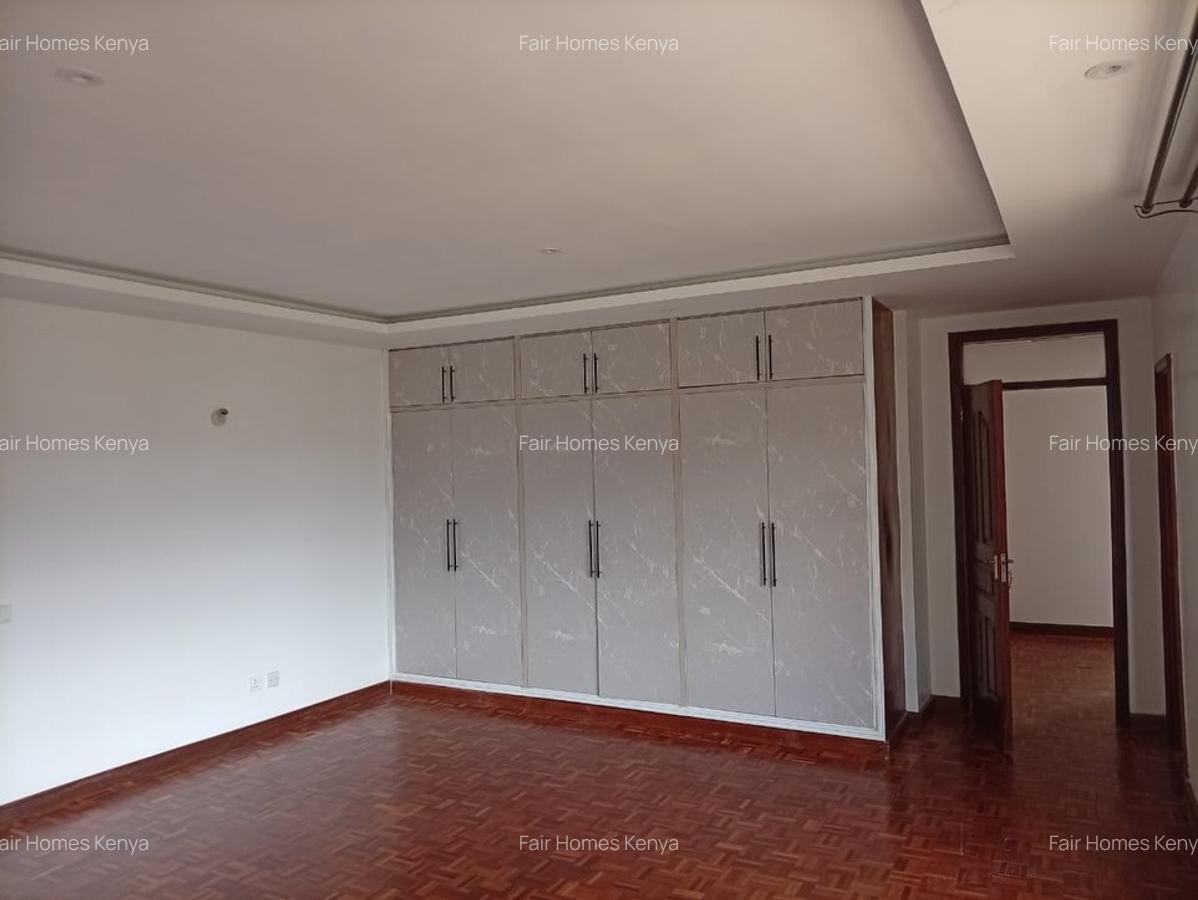 4 Bed Townhouse with En Suite at James Gichuru - 19
