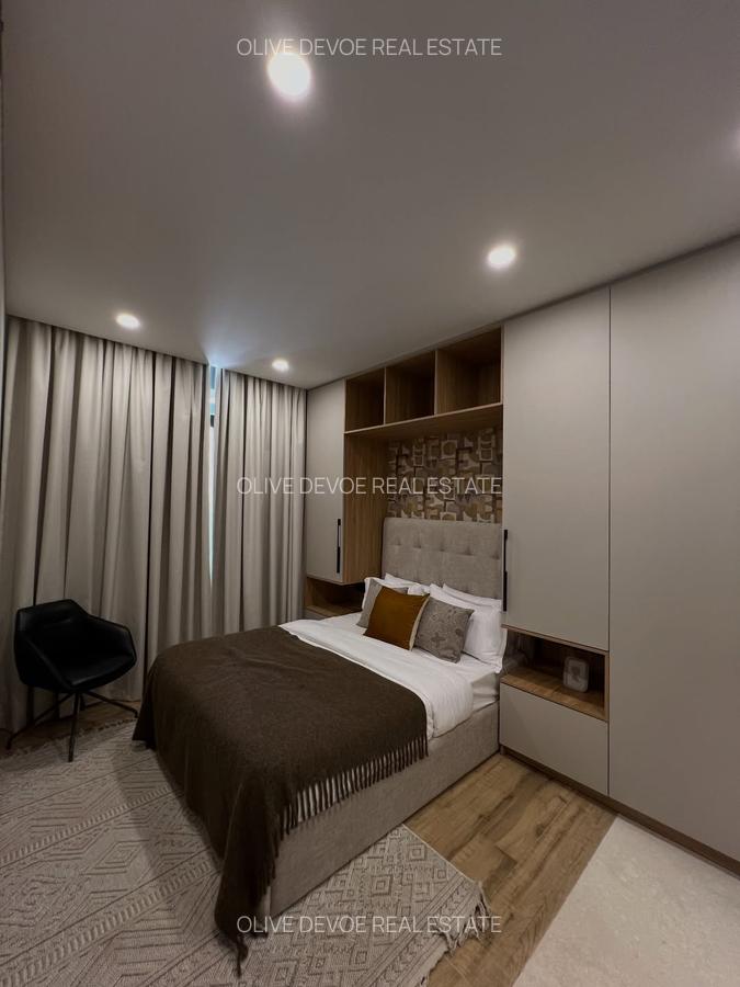 5 Bed Villa with En Suite in Westlands Area - 12