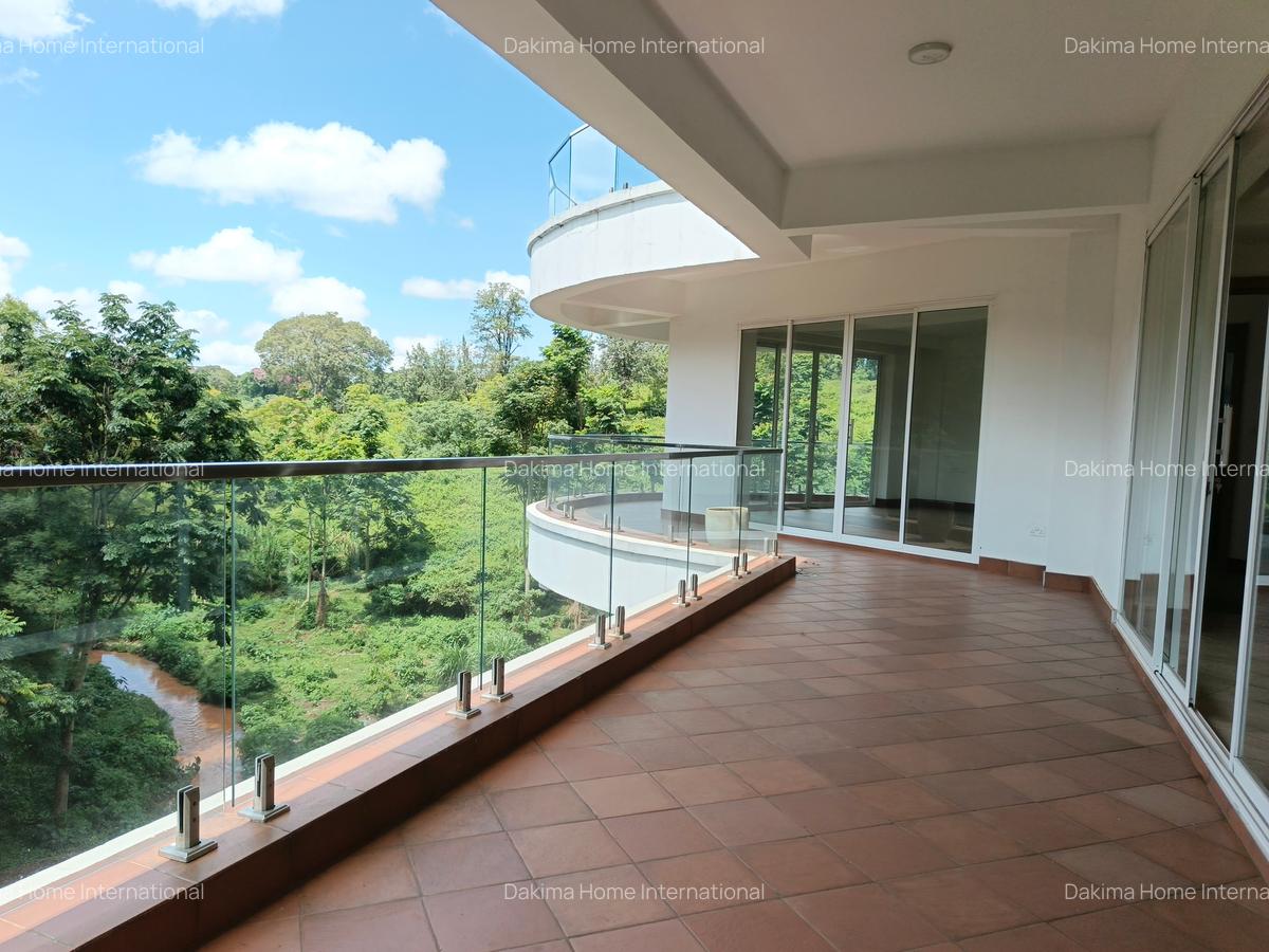 4 Bed Apartment with En Suite in Parklands - 18