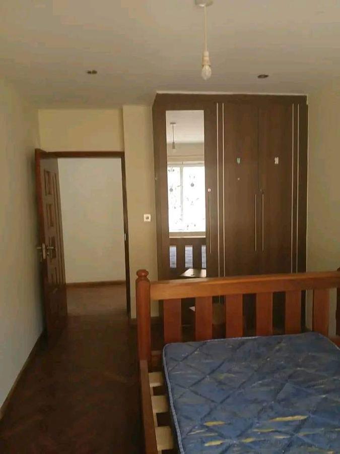 5 Bed Townhouse with En Suite at Lavington - 15