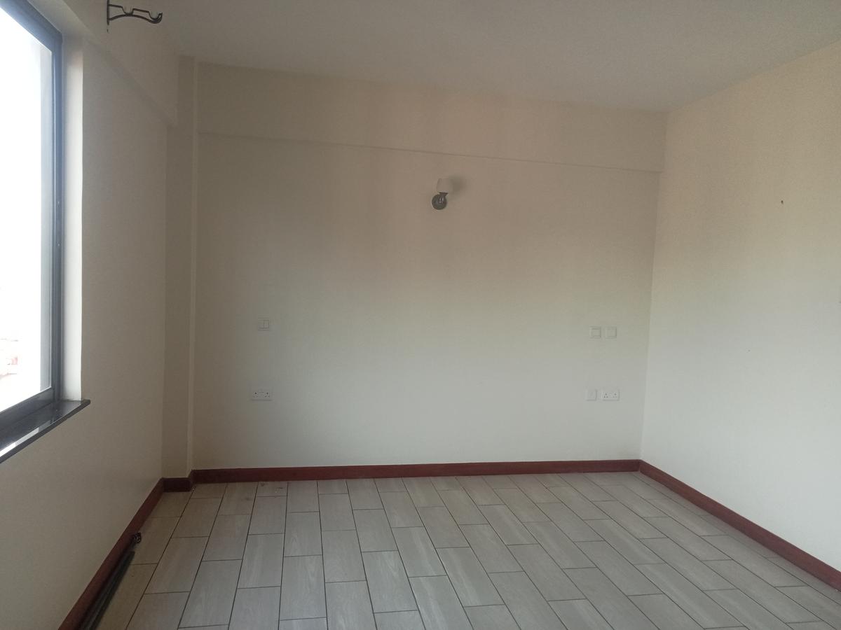 3 Bed Apartment with En Suite at Parklands - 12