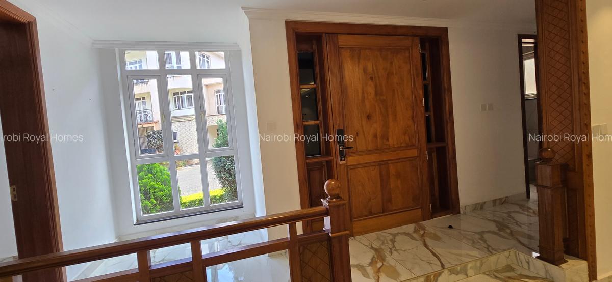 5 Bed Townhouse with En Suite at Lavington Green - 5