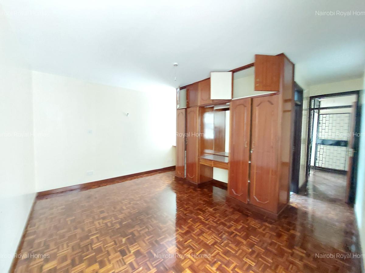 6 Bed Townhouse with En Suite at Kilimani Road - 9