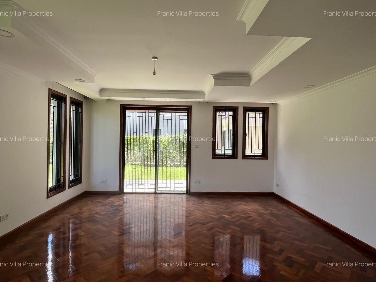 6 Bed Townhouse with En Suite in Lavington - 16