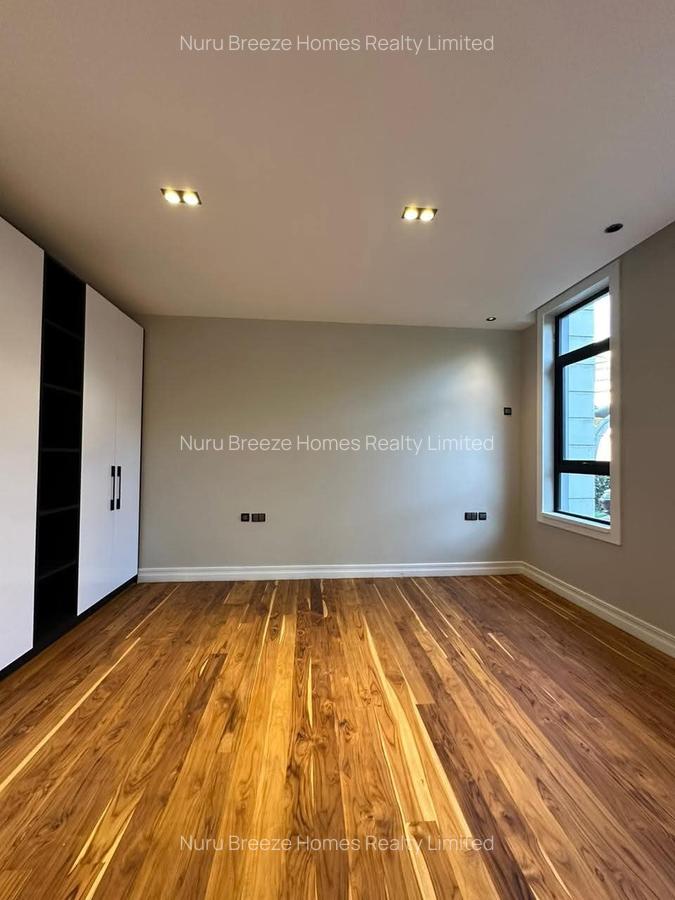 5 Bed Townhouse with En Suite in Loresho - 15