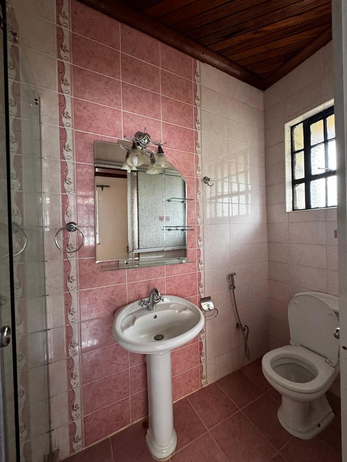 5 Bed Townhouse with En Suite in Lavington - 18