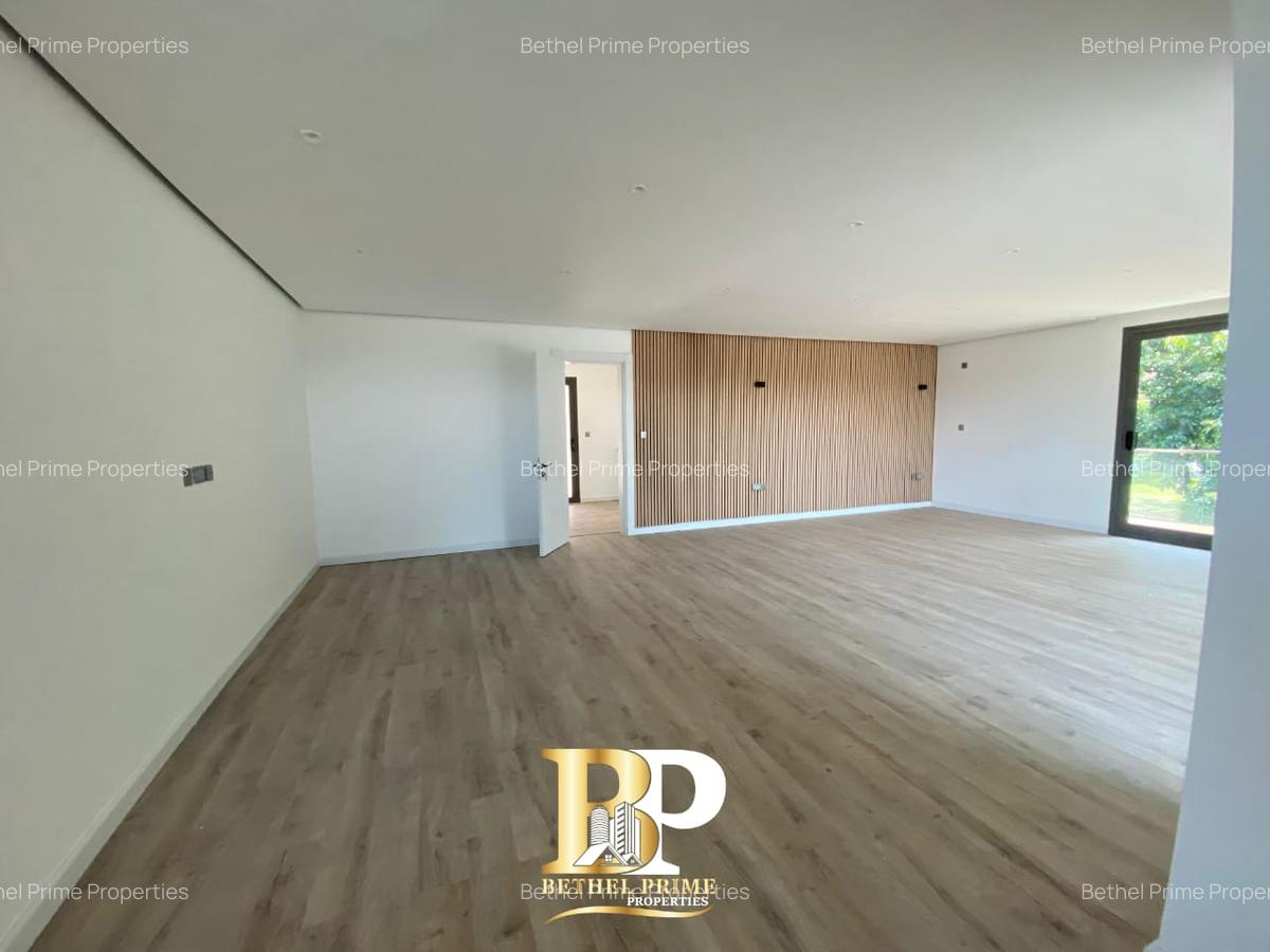 5 Bed Townhouse with En Suite in Lavington - 10