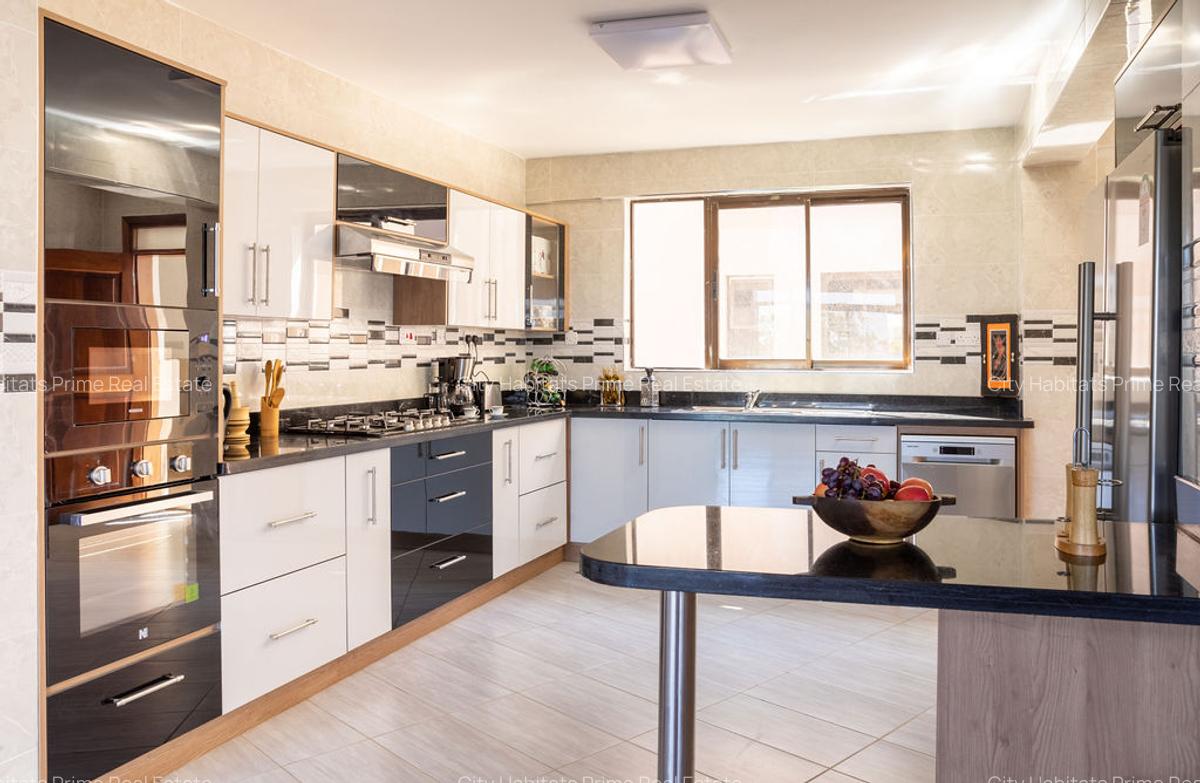 5 Bed Apartment with En Suite in Westlands Area - 2