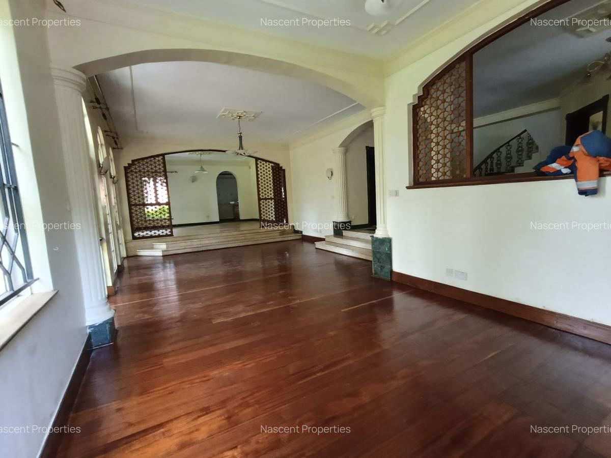 4 Bed House with En Suite at Hill View - 7