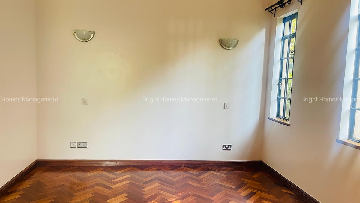 5 Bed Townhouse with En Suite in Lavington - 14