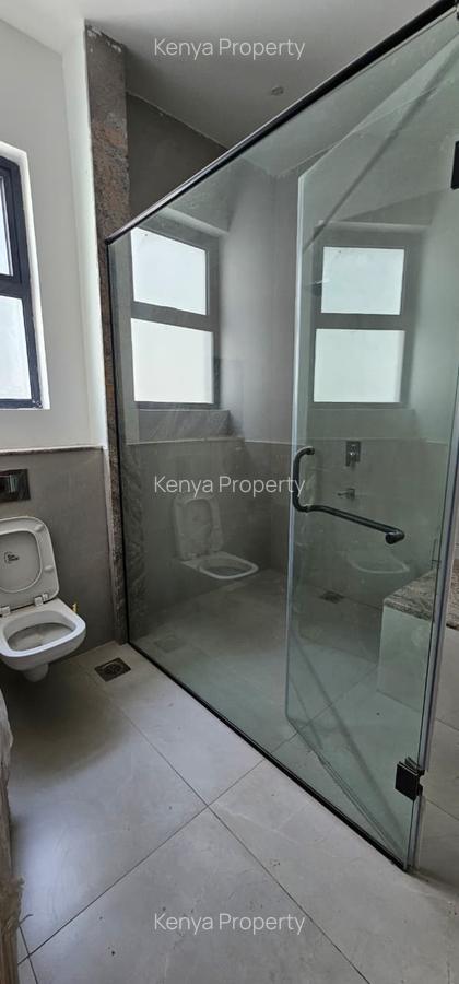 4 Bed Villa with En Suite at Apple Cross - 17