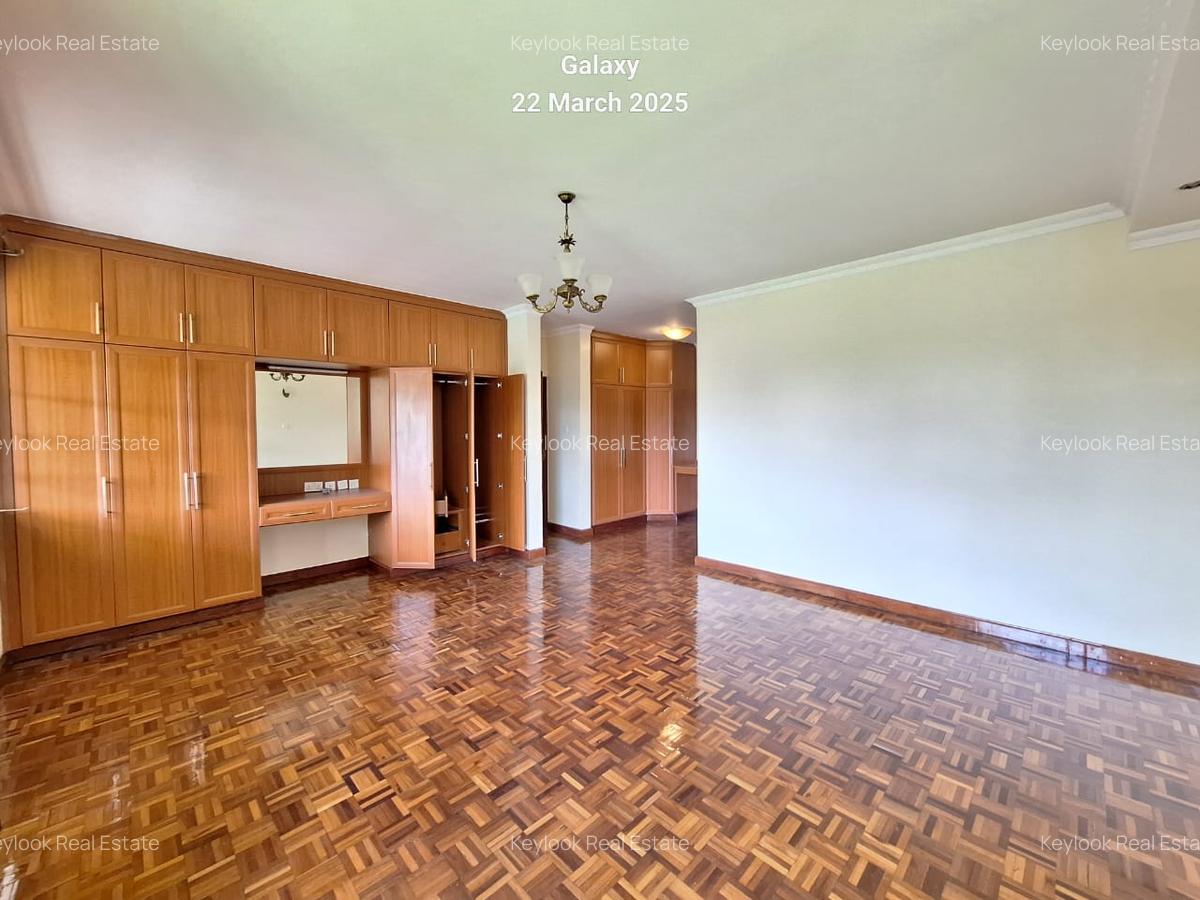 4 Bed Townhouse with En Suite at Lavington - 9