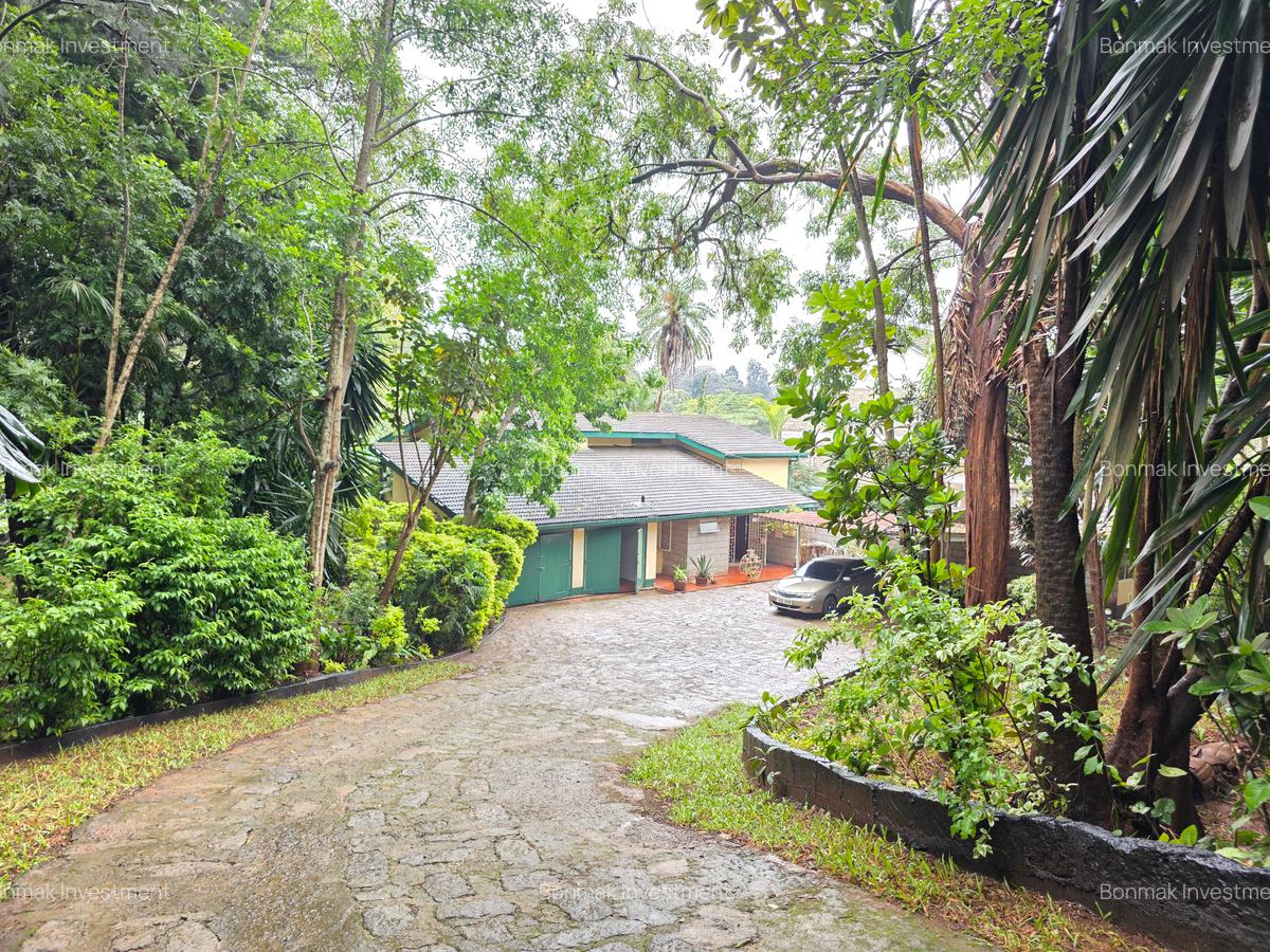 4 Bed House with En Suite at Lavington Green. - 3