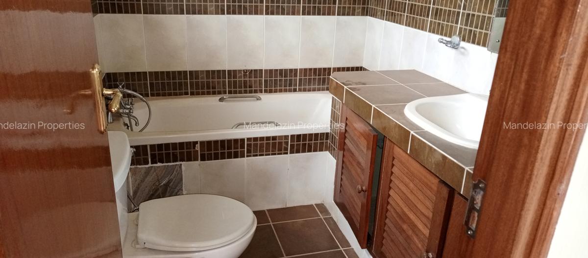 4 Bed Apartment with En Suite at Brookside Drive - 13