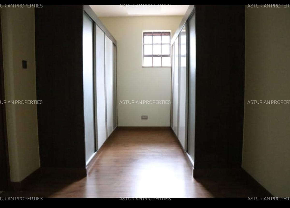 5 Bed Townhouse with En Suite in Runda - 14