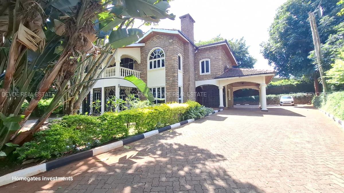 4 Bed House with En Suite in Hill View - 1