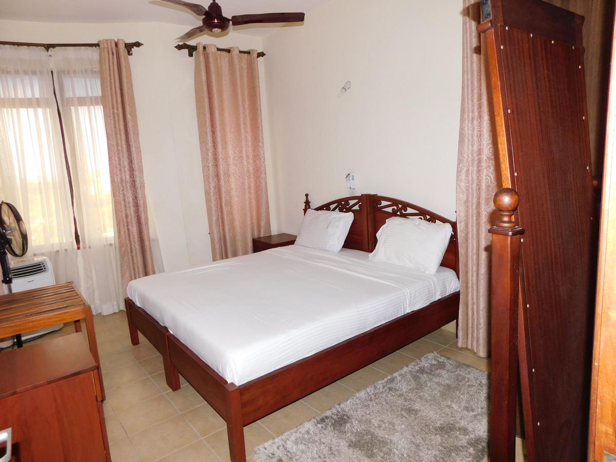 Serviced 3 Bed Apartment with En Suite in Nyali Area - 5