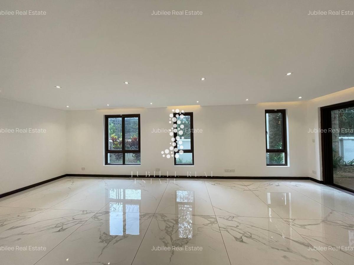 4 Bed Townhouse with En Suite in Westlands Area - 4