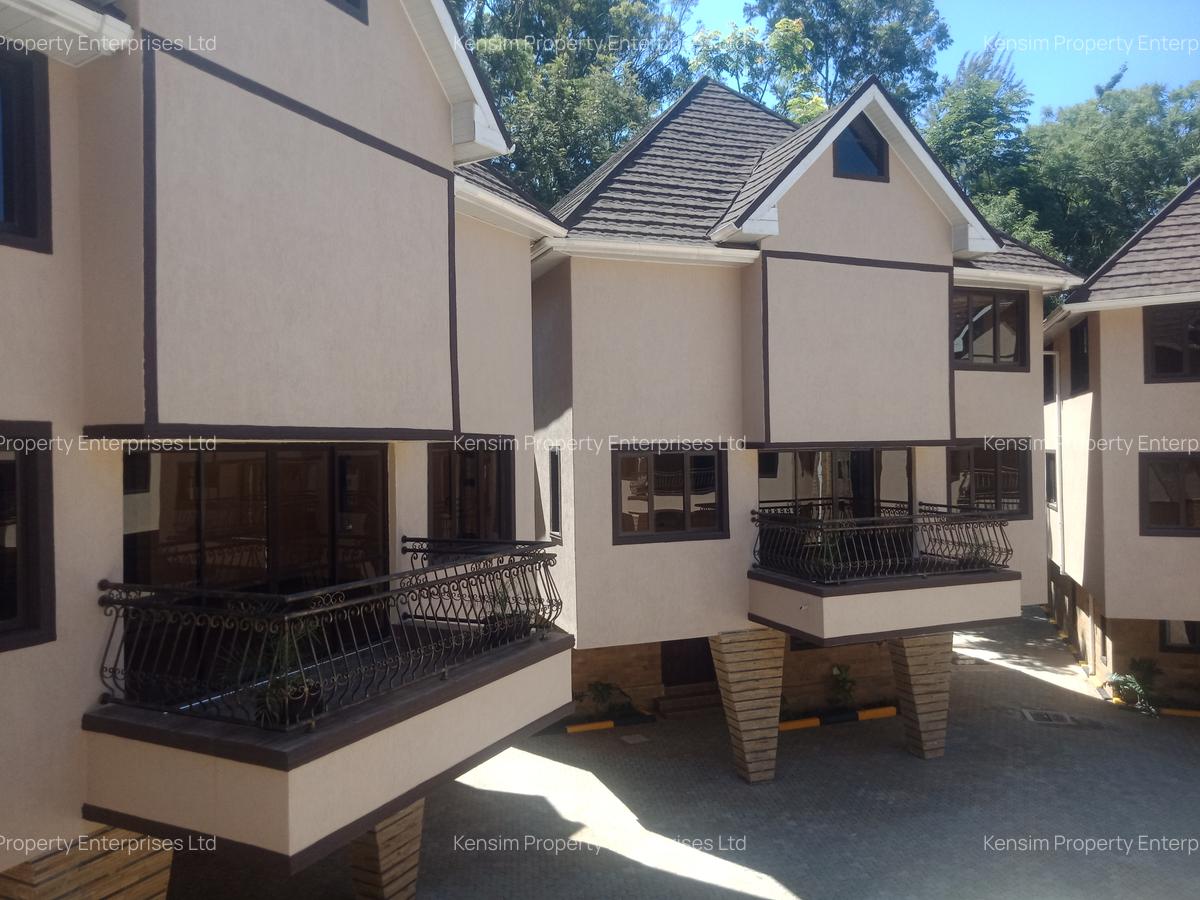5 Bed Townhouse with En Suite in Lavington - 3