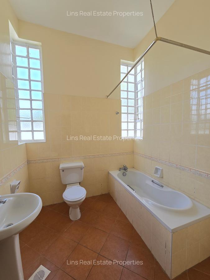 5 Bed House with En Suite in Runda - 8