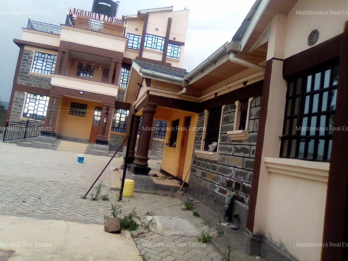 7 Bed House with En Suite at Lanet - 6