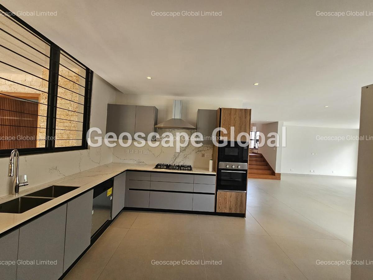 4 Bed House with En Suite in Loresho - 12