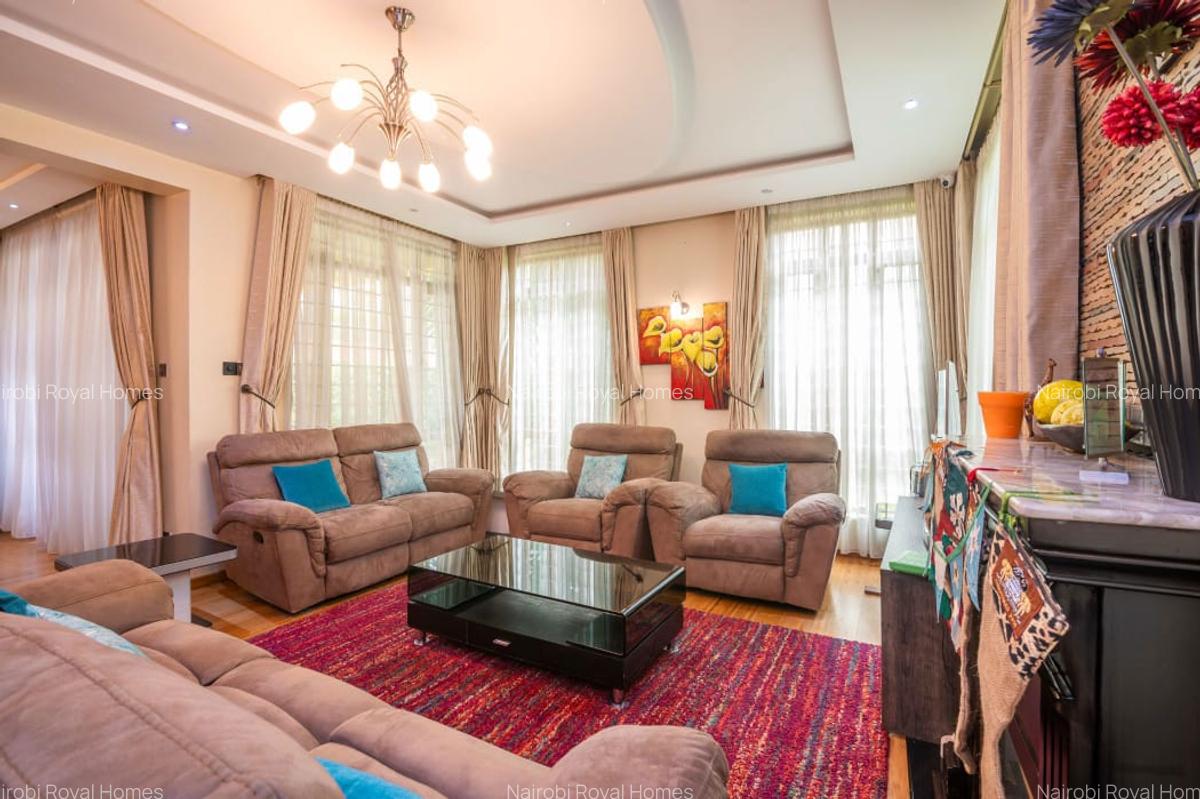 5 Bed Townhouse with En Suite at Lavington - 12