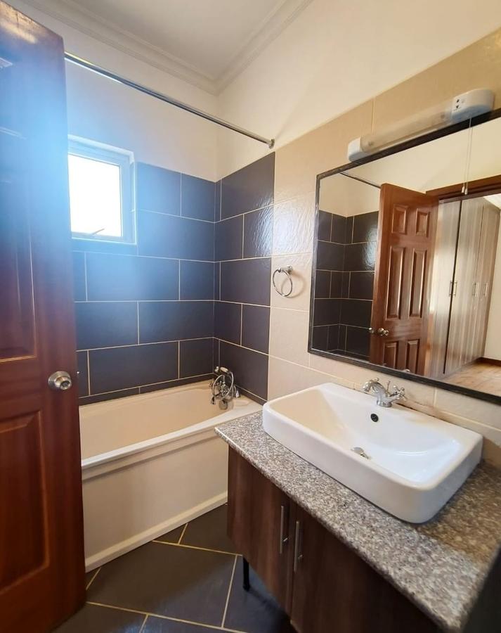 2 Bed Apartment with En Suite at Lenana Road - 9