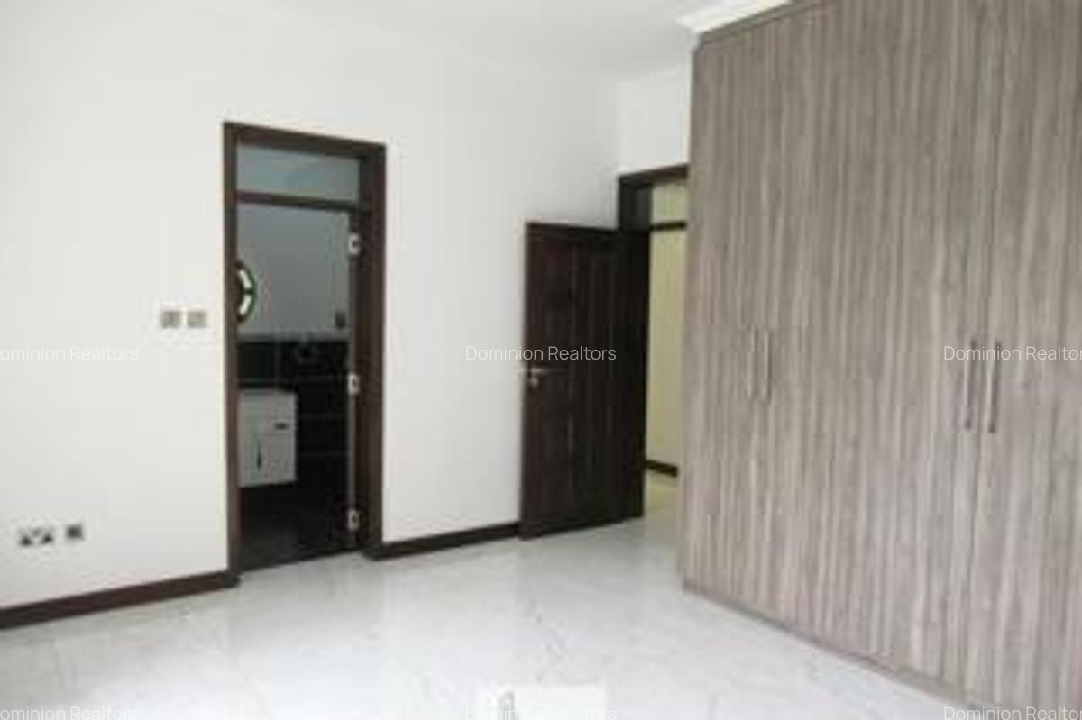 2 Bed Apartment with En Suite in Westlands Area - 3