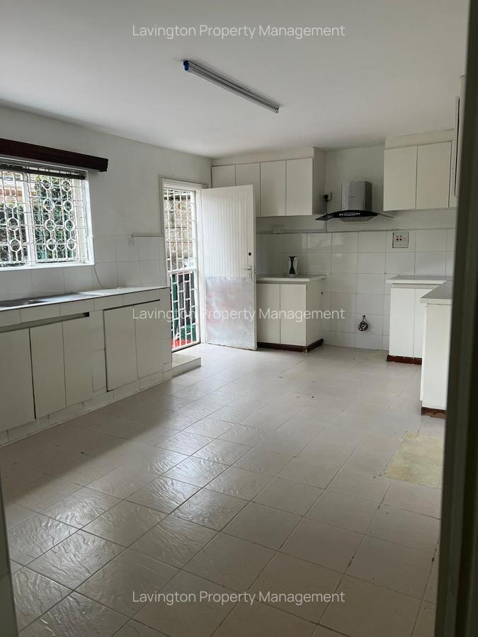 4 Bed House with En Suite at Lavington Green - 7