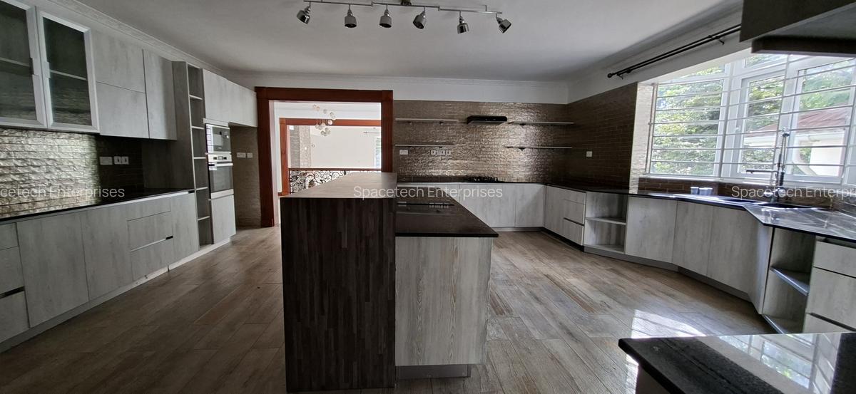 5 Bed Townhouse with En Suite in Rosslyn - 8