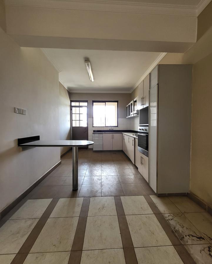 3 Bed Apartment with En Suite in South C - 19