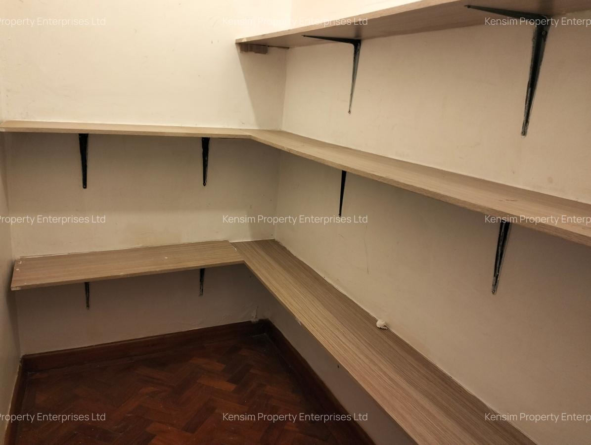 4 Bed Townhouse with En Suite in Kitisuru - 14