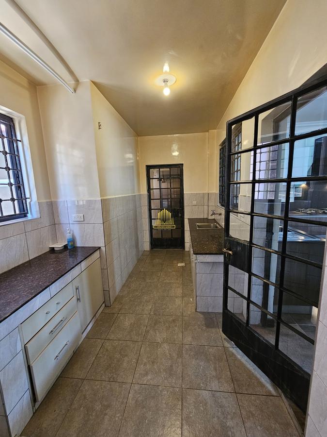 3 Bed Apartment with En Suite in Westlands Area - 16