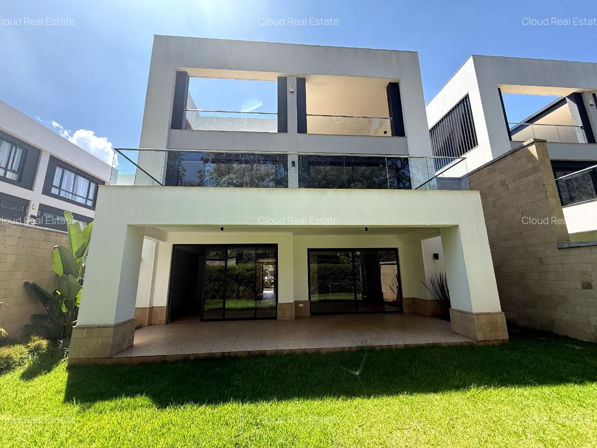 5 Bed House with En Suite in Kyuna - 1