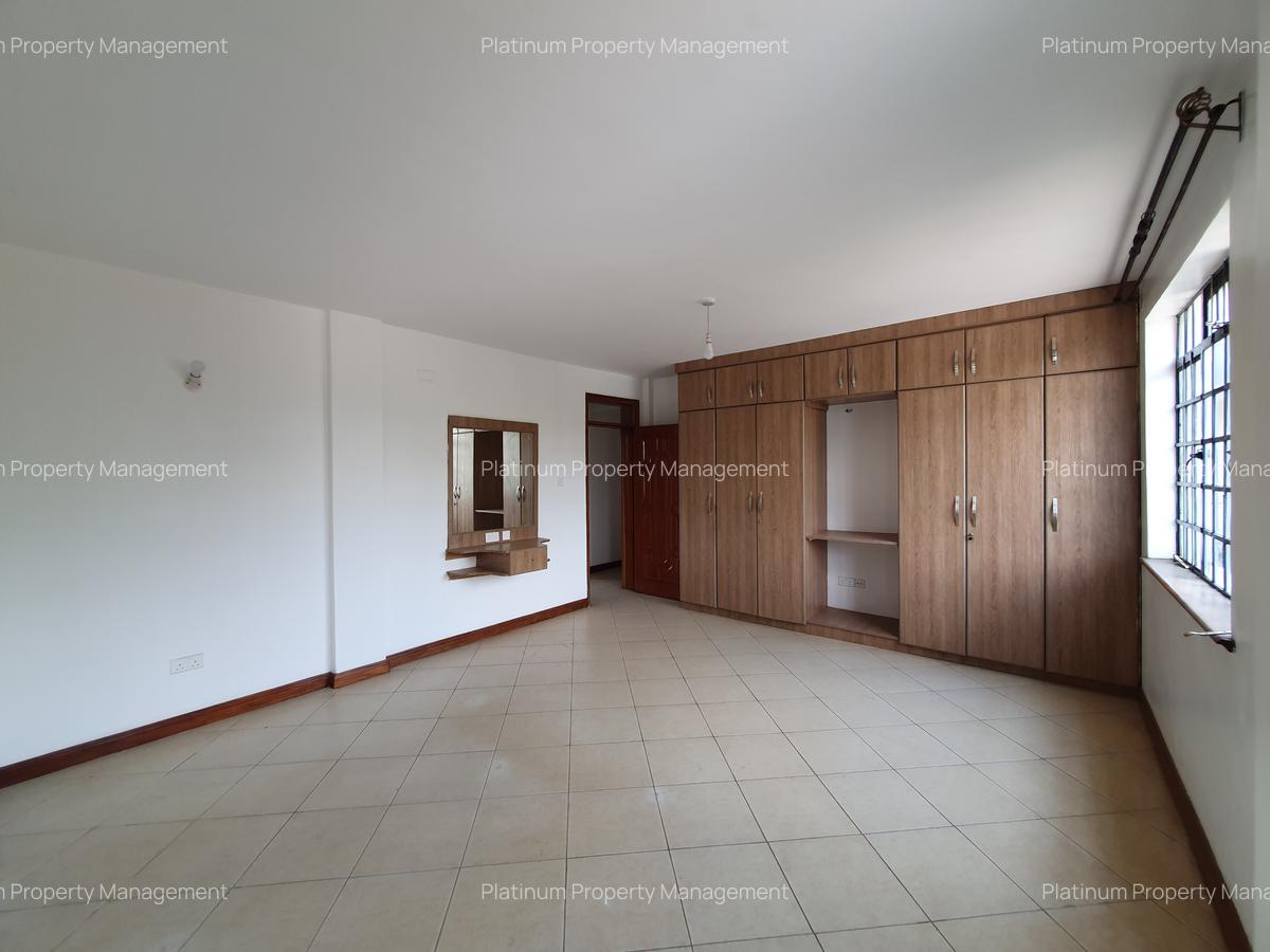 4 Bed Apartment with En Suite in General Mathenge - 19