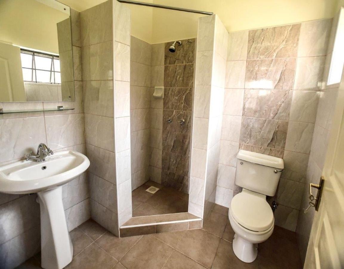 3 Bed House with En Suite at Near Nairobi - Mombasa Expressway - 20