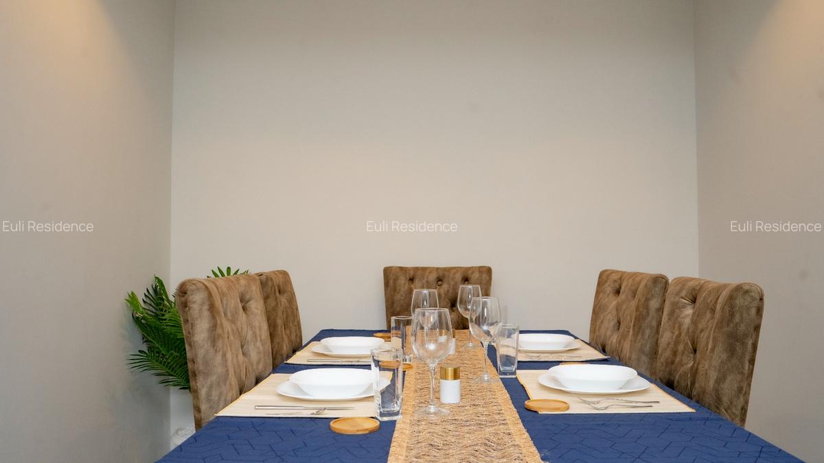 Serviced 2 Bed Apartment with En Suite at Red Hill - 15