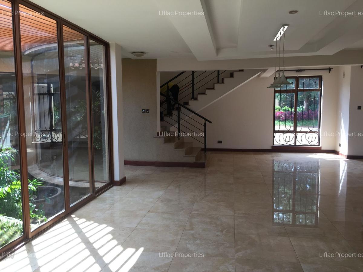 5 Bed House with En Suite in Runda - 12