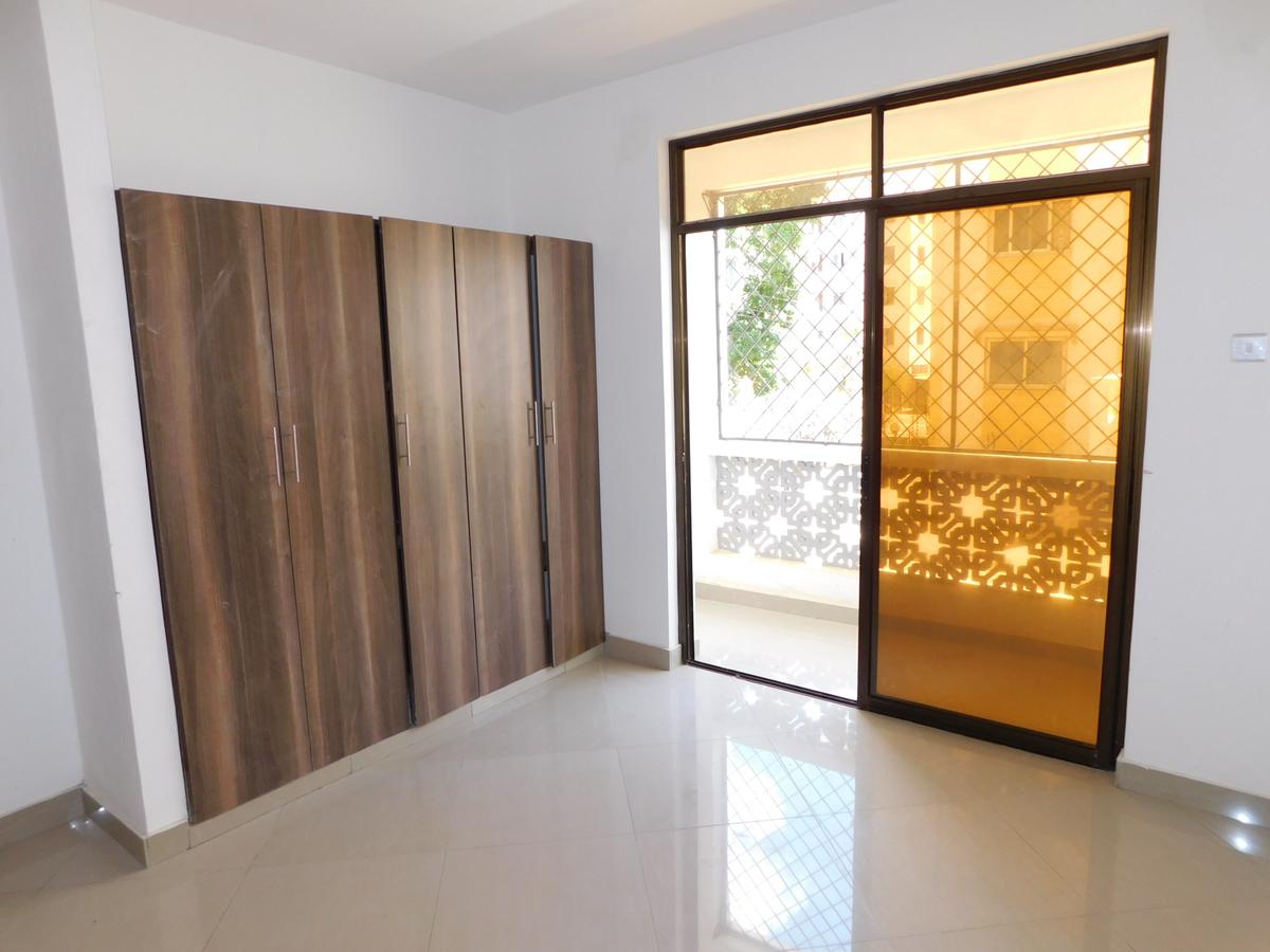 3 Bed Apartment with En Suite at Beach Road - 17