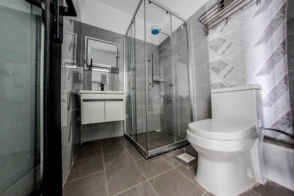 Studio Apartment with En Suite at Valley Arcade - 9