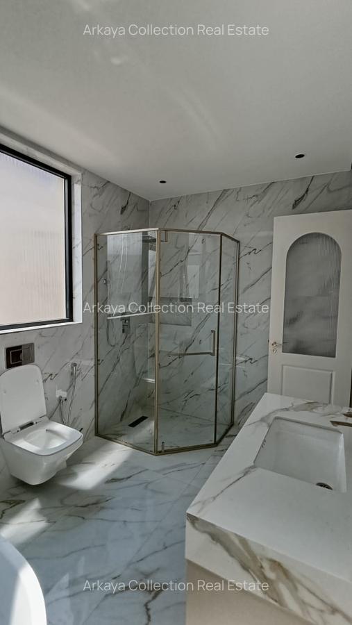 5 Bed Townhouse with En Suite in Lavington - 16