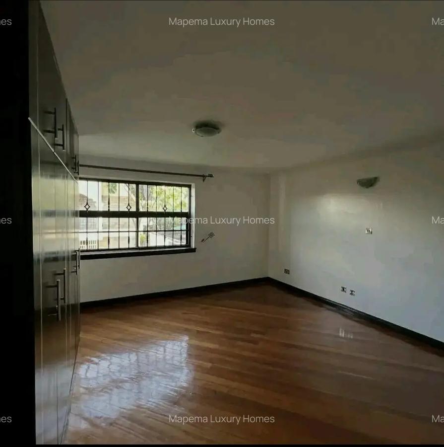 5 Bed House with En Suite at Old Runda - 6