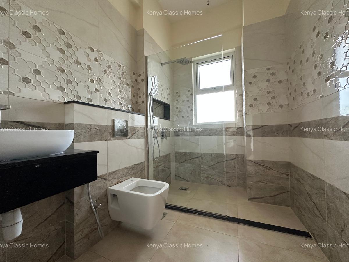 3 Bed Apartment with En Suite at Parklands - 15