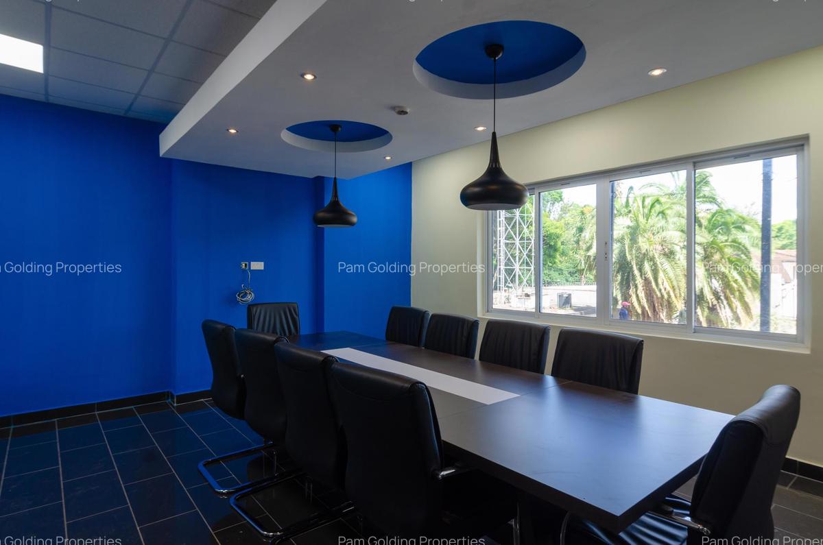 3 Bed Apartment with En Suite at Riverside Gardens - 2