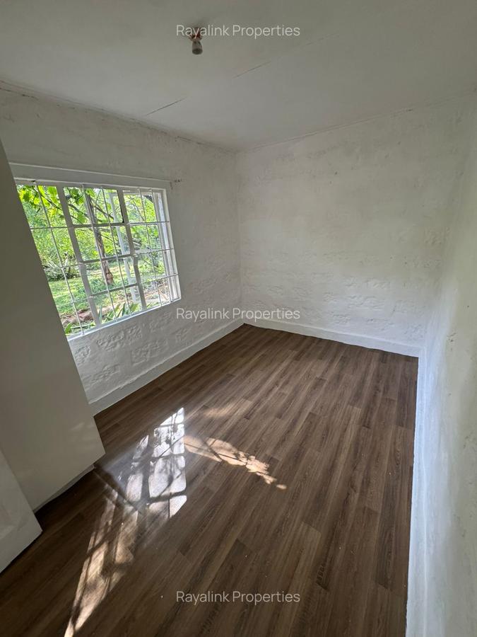 1 Bed House with En Suite at Karen - 5