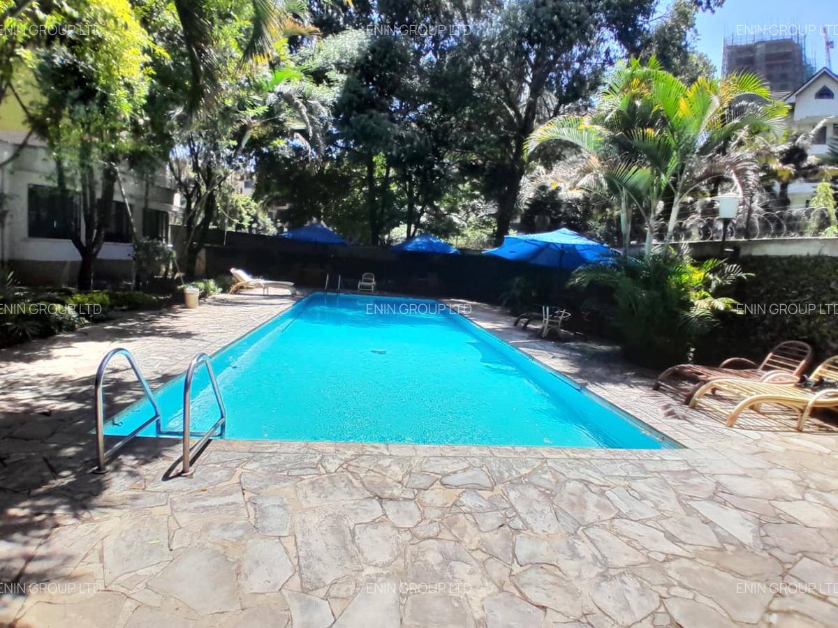 3 Bed Apartment with En Suite in Lavington - 7